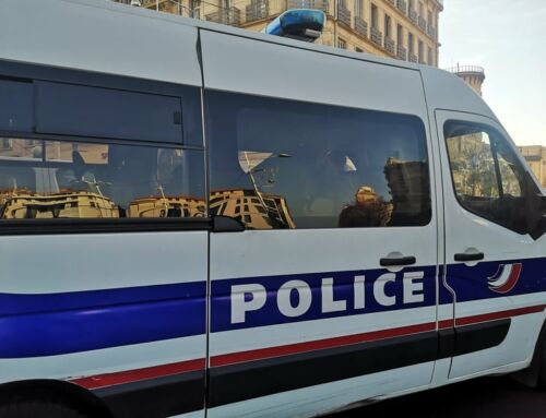 Couple agressé après avoir surpris des jeunes urinant dans son jardin à Carqueiranne