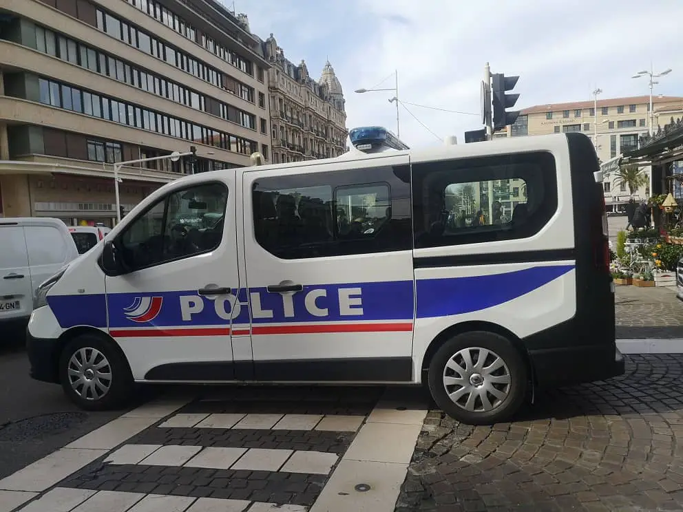 mesures var violences urbaines agressions policiers policiers violemment agressés