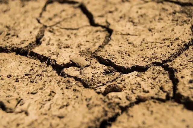 sécheresse Bouches-du-Rhône catastrophe naturelle sécheresse var jaune canicule respirables