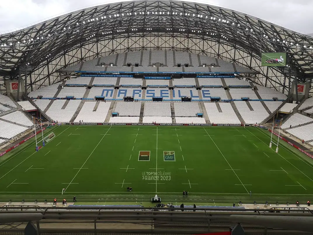 OM Strasbourg marseille aek drones stade vélodrome pelouse vélodrome milliers de fans messe marseille billets matches marseille marseille Panathinaïkos OM nouveau maillot om abonnement