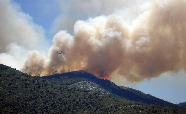 incendies var vents violents fumées des incendies canadiens prévenir incendies var