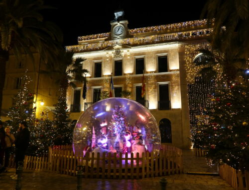 Sanary s’illumine : le coup d’envoi des festivités de Noël et du premier feu d’artifice