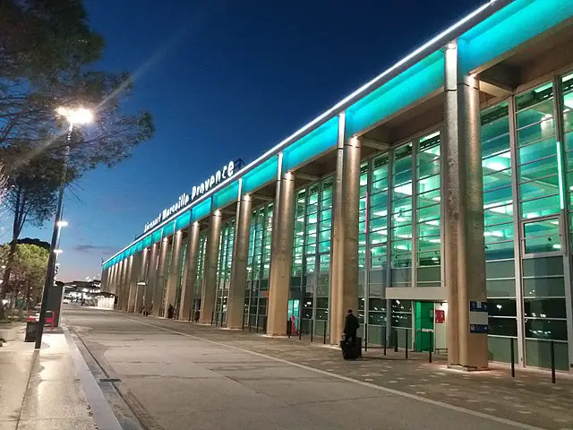 téléphérique entre l’aéroport de Marseille et la gare de Vitrolles