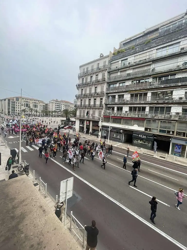 mobilisation austérité var grèves a Toulon gare de toulon