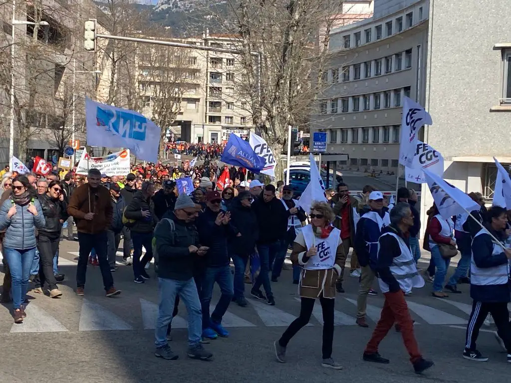 record grève 13 octobre Manifestations 1er mai