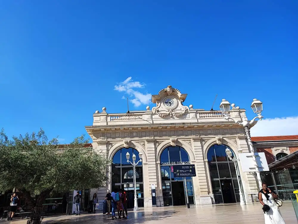 jeune homme tué Toulon toulon endettée couteau gare Toulon