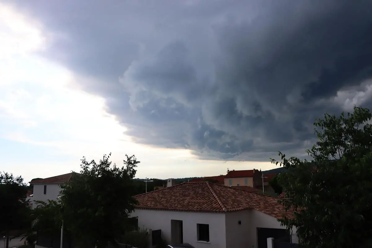 weekend Pâques tempêtes alerte multi-niveaux var météo 14 septembre var vigilance jaunes canicule orages var