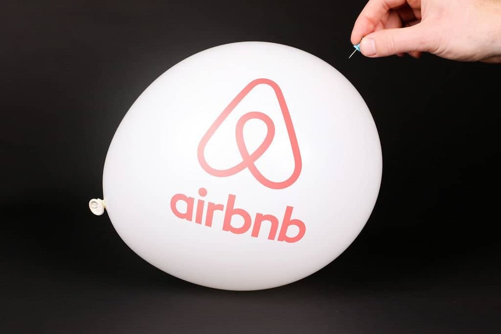 Airbnb changements régulation Airbnb Var interdire airbnb réduction fiscale Airbnb