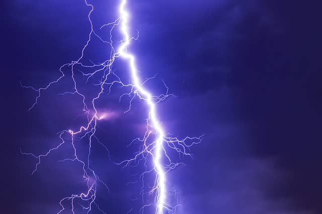 Violent orage de grêle dans le Var adolescent foudroyé