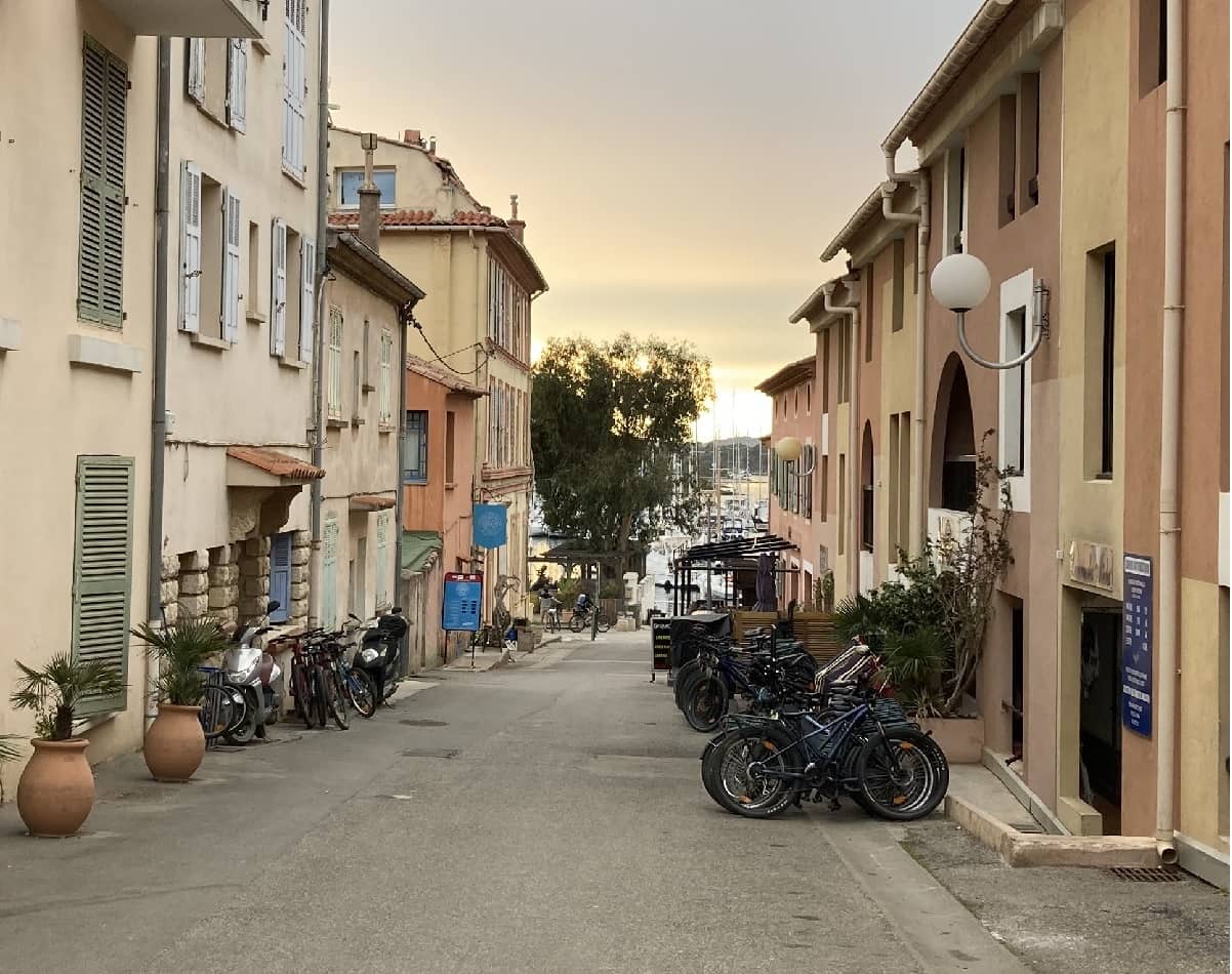 vignettes obligatoires vélo Porquerolles