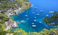 chute à Porquerolles merveilles varoises voyager dans le var tourisme masse var plus belles villes var