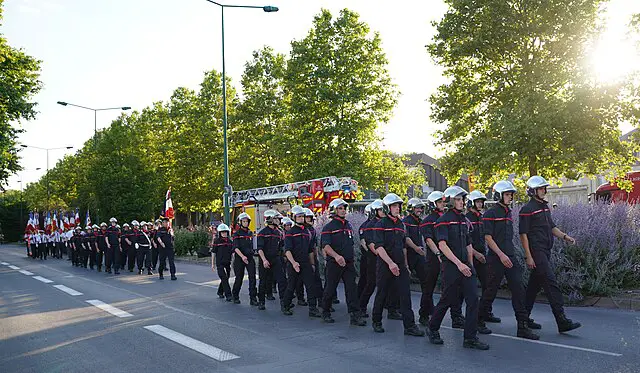 défilé pompiers
