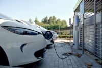 voitures électrique plus percutées aide marseille essor voitures électriques bornes voitures électriques enchères de voitures d'occasion baisse des voitures électriques