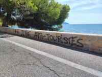 tags anti-touristes