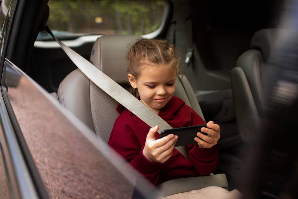 fille voiture canicule