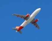 Vols été 2025 Nice vacances 2025 hausse de la taxe billets d'avion week-end de la Toussaint Grève des contrôleurs aériens easyjet destinations vol Orly-Nice easyjet nice liaison Alicante vacances 2024 cadeau voyage spoofing annulation vols vents marseille corse Nice tempête trafic aérien alerte à la bombe aéroport Hyères où partir vacances de la toussaint easyjet nice vol paris-nice hausse des voyages