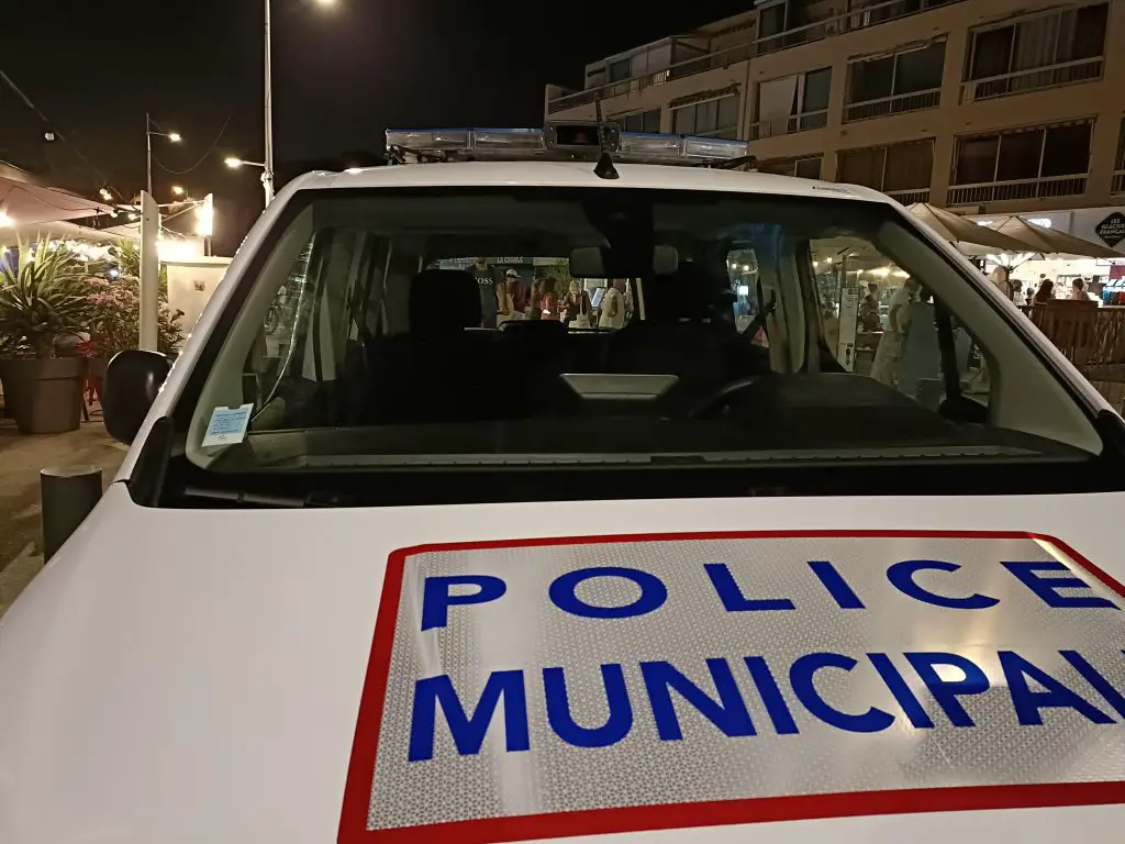 arme à billes police de nice RadBlue cité Font-Vert evenos policier grasse attaque couteau policiers blessés marseille