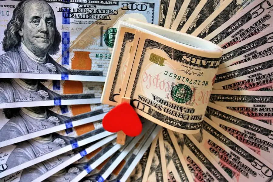 argent amour arnacœur du Var taxe trump
