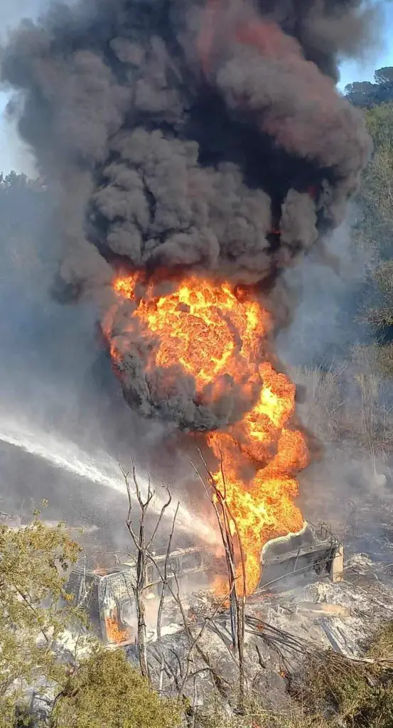 camion citerne en feu