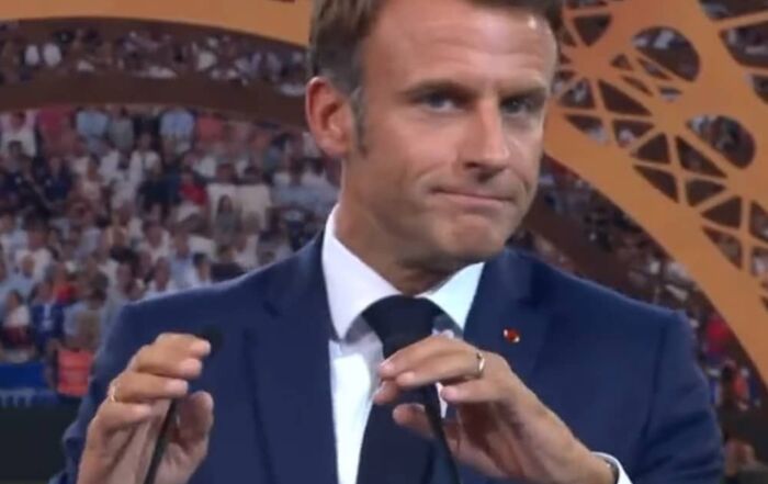 macron hué stade de France
