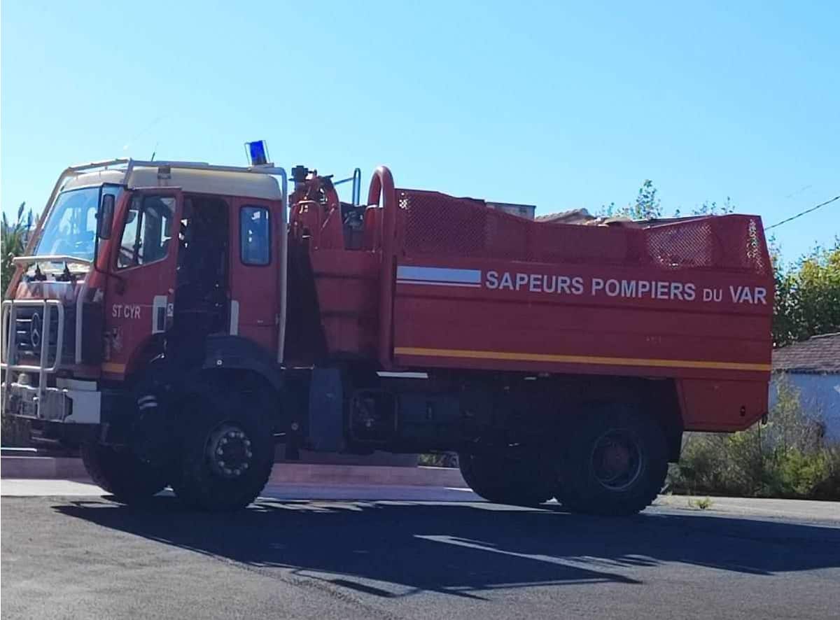 feu détritus Cabasse feu Hyères Costebelle incendie tourves maison brûle Saint-Raphaël Boulouris