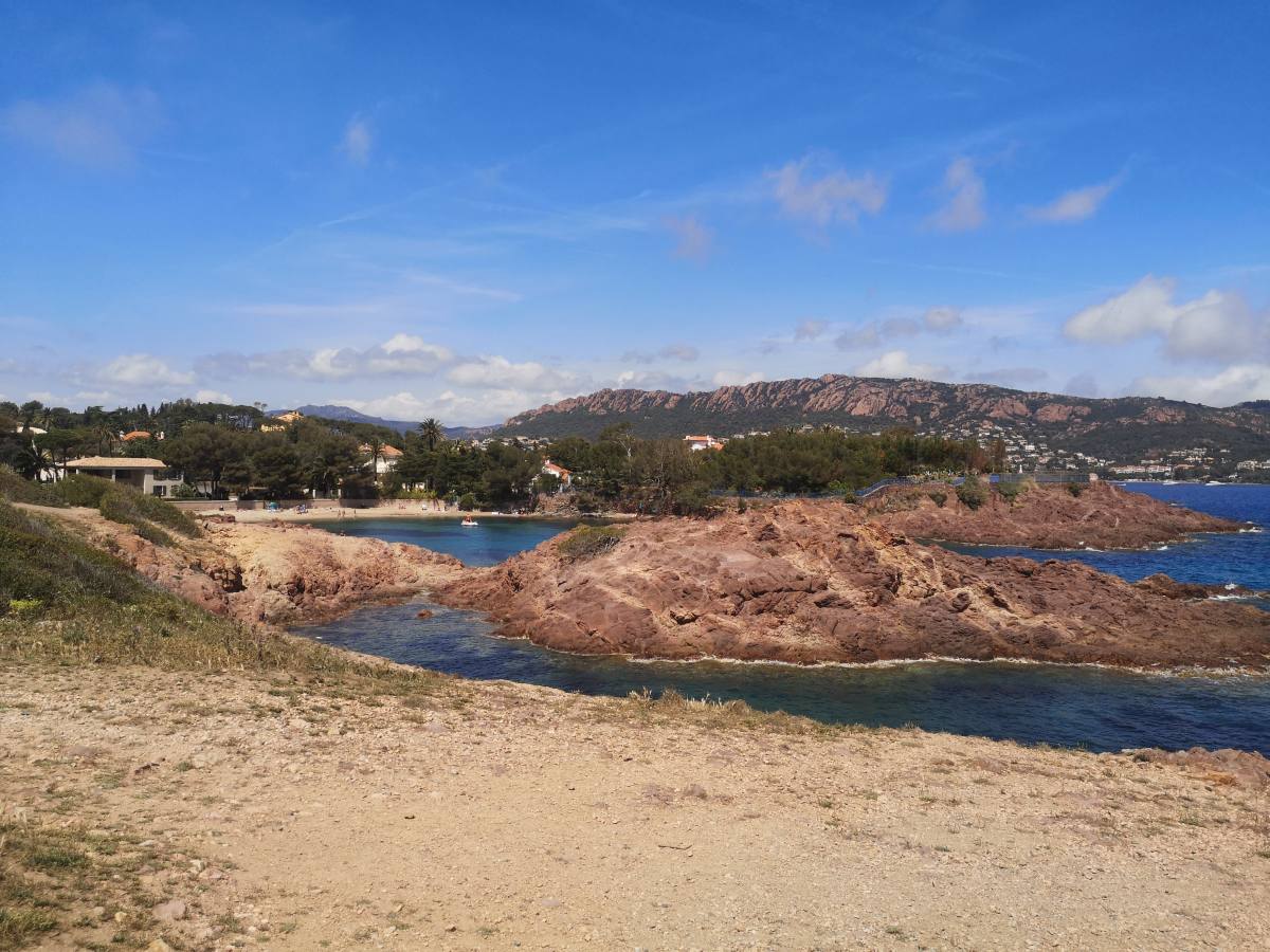 Estérel Côte d'Azur arrêt d'un chantier Ligne Nouvelle Saint-Raphaël