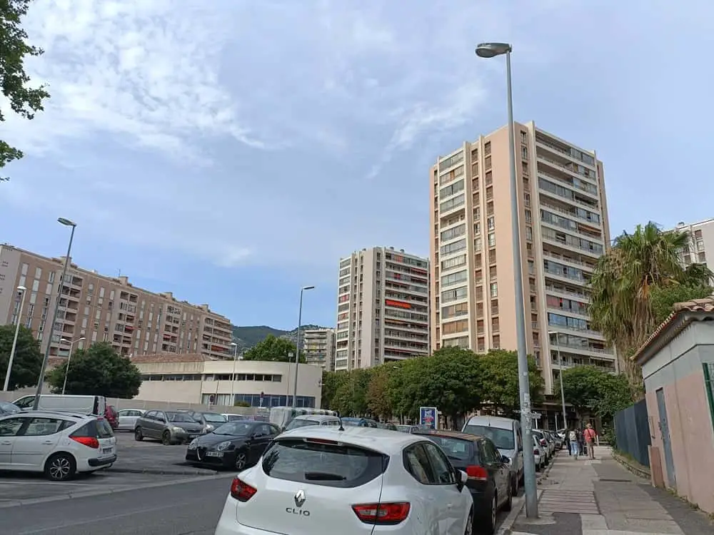 Toulon ville moins chère législation anti airbnb