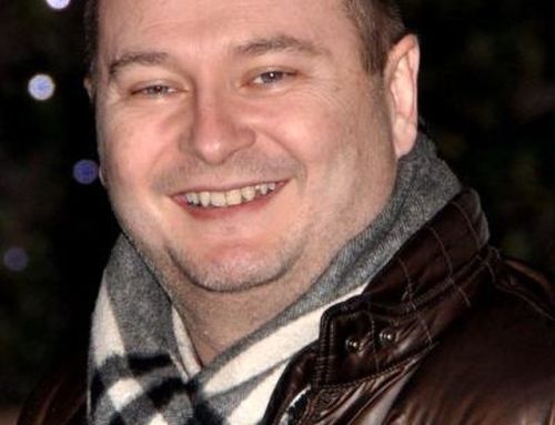 Sébastien Cauet temporairement retiré des ondes par NRJ suite à des accusations de viols