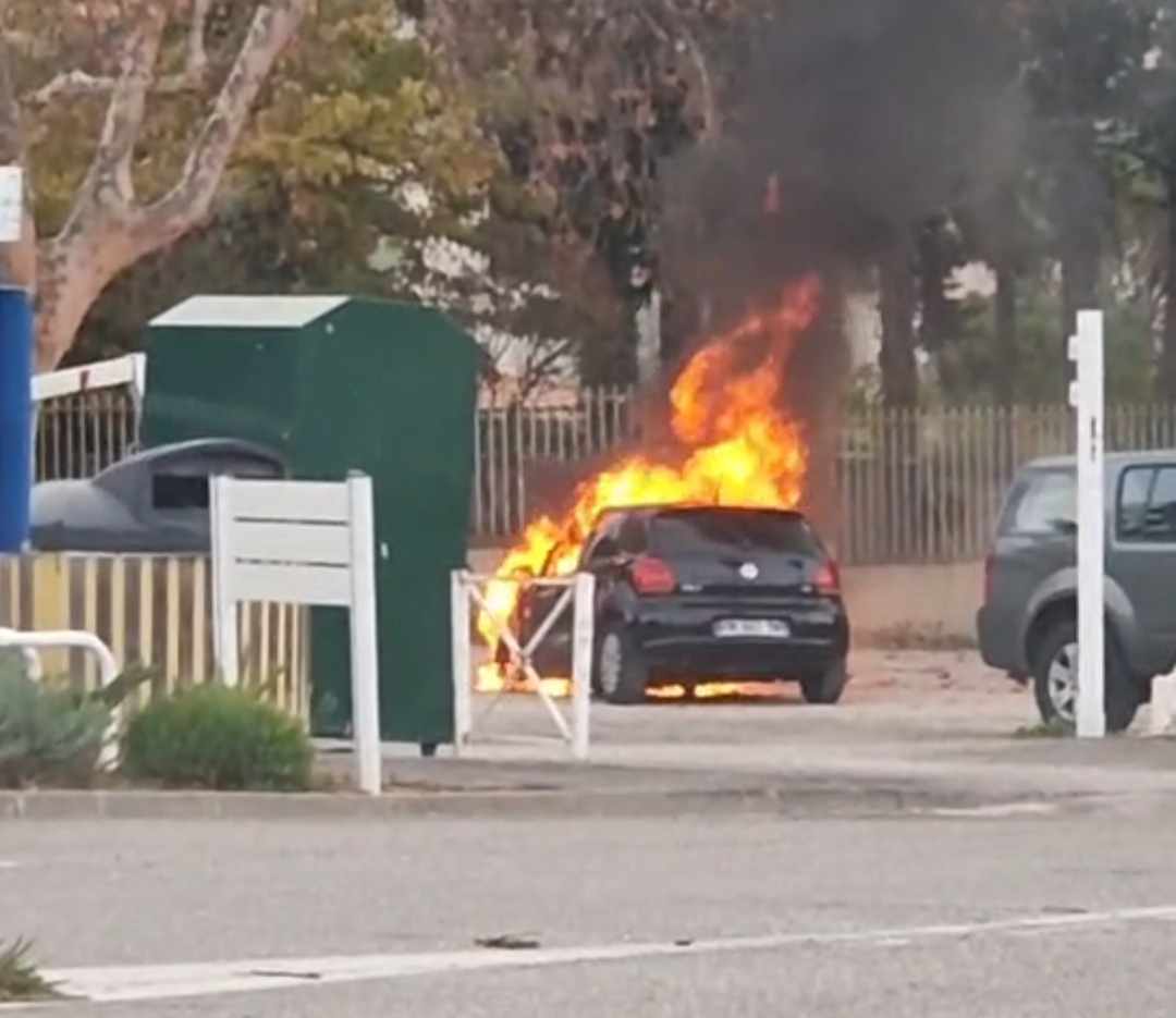 voiture feu toulon