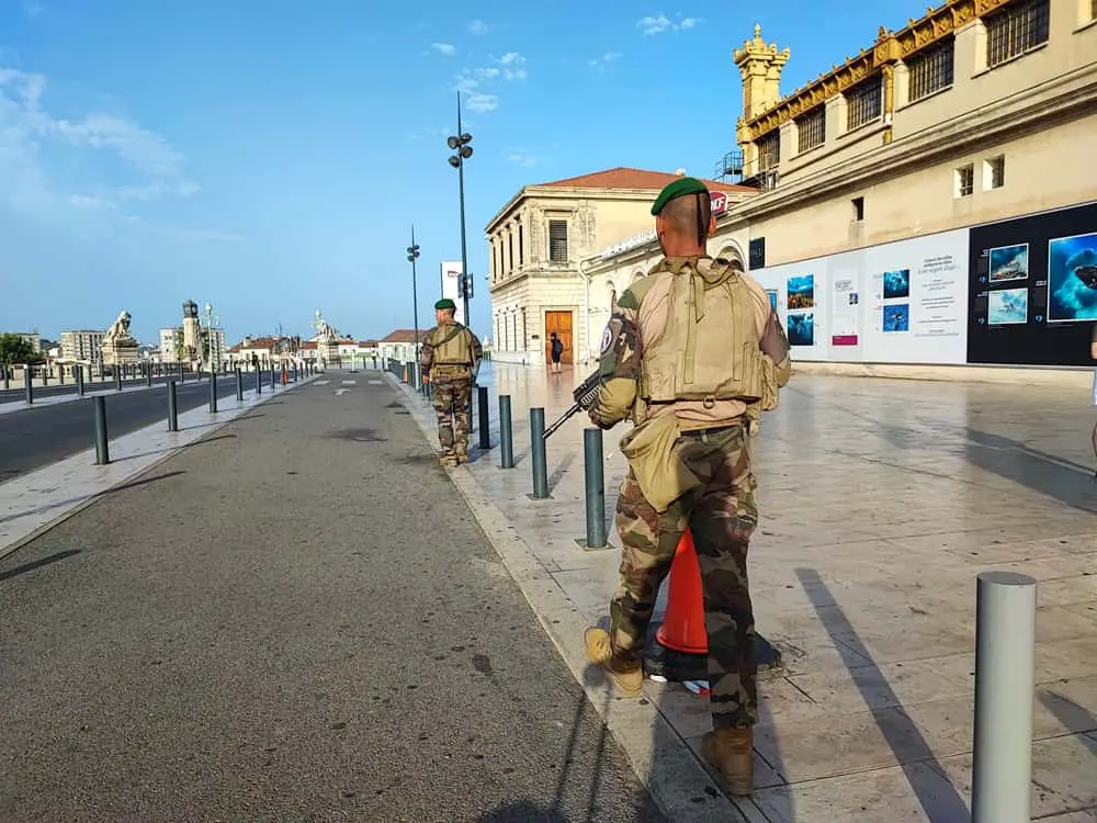 cuers exercices militaires attentat déjoué Marseille appel