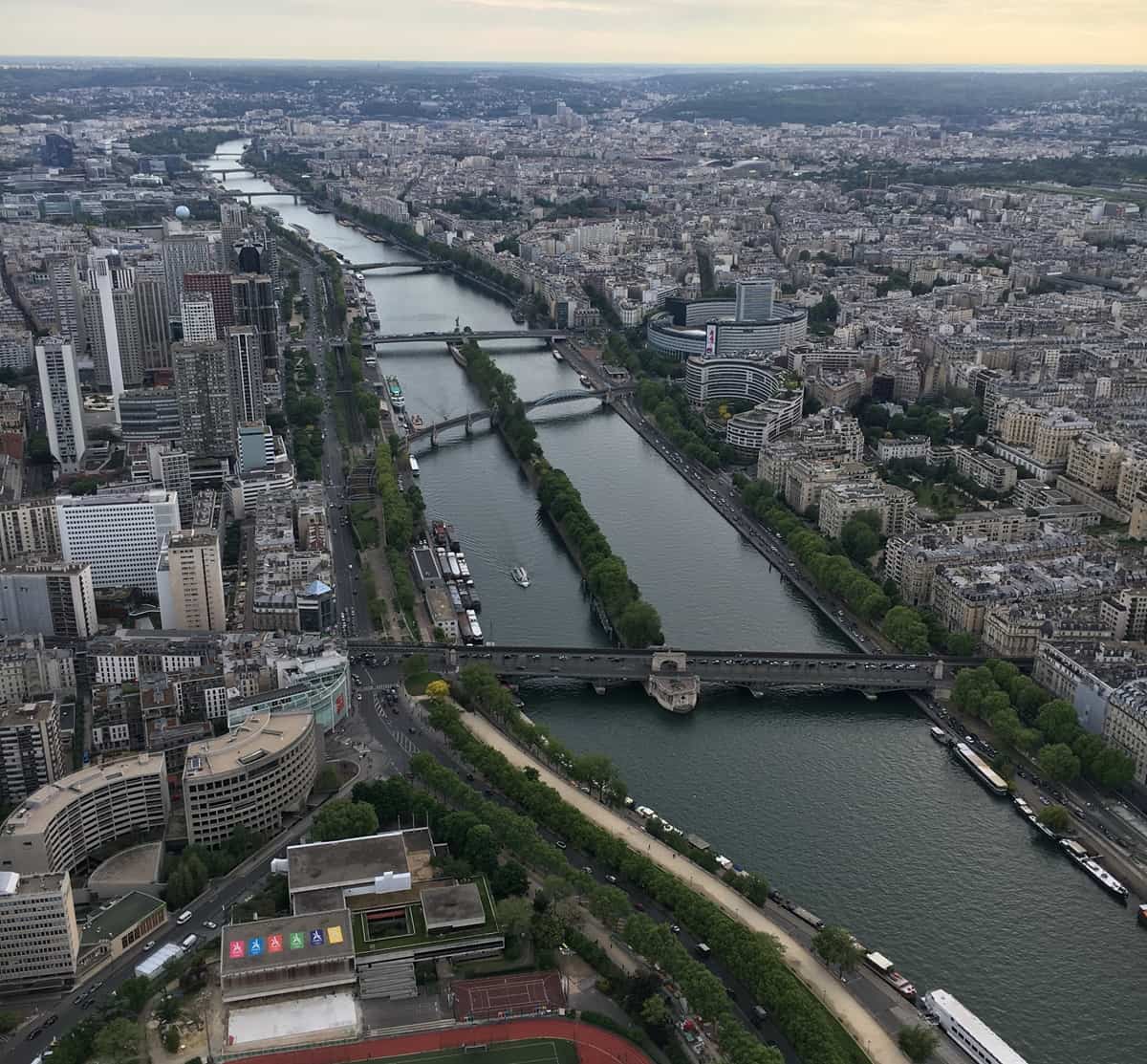 Paris attaque au couteau