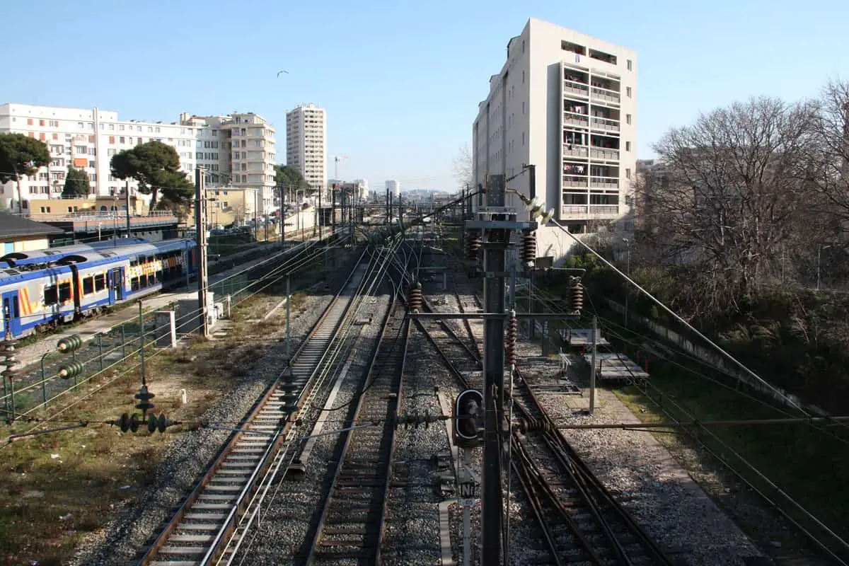 adolescent percuté train Miramas perturbations SNCF train marseille toulon ligne nouvelle Provence côte d'azur