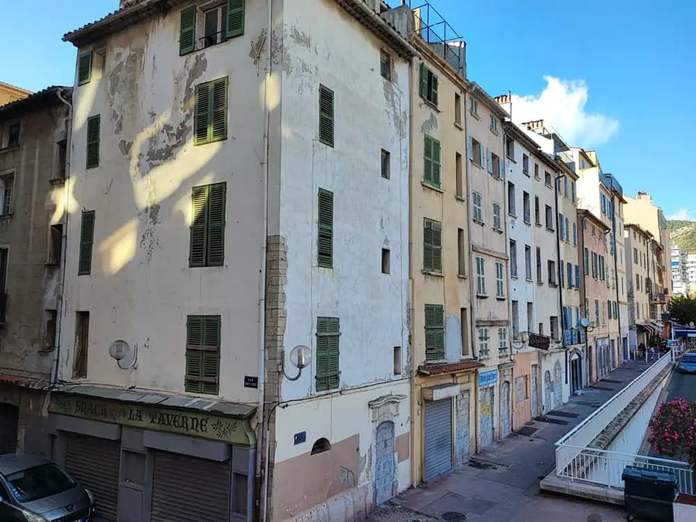 marseille logements insalubres logements vacants PACA sécurité Toulon centre ancien hausse prix immobiliers Toulon