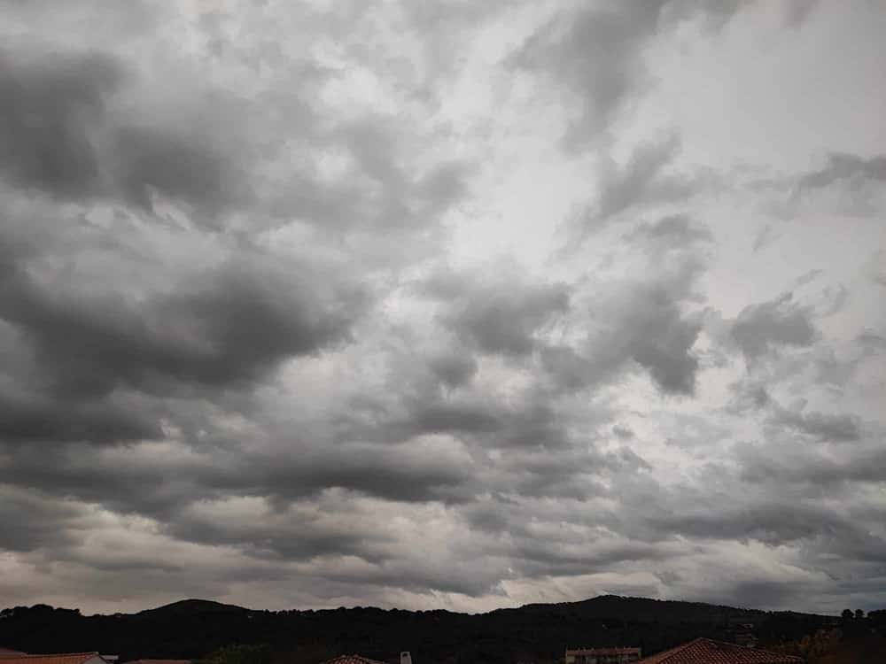 Pluie à Six-Fours intempéries sud-est tempête Louis pluie var démarches inondations toulon météo 31 décembre var Météo lundi 4 décembre maussade