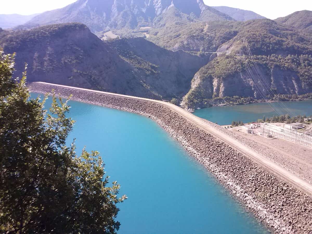 barrage géant var