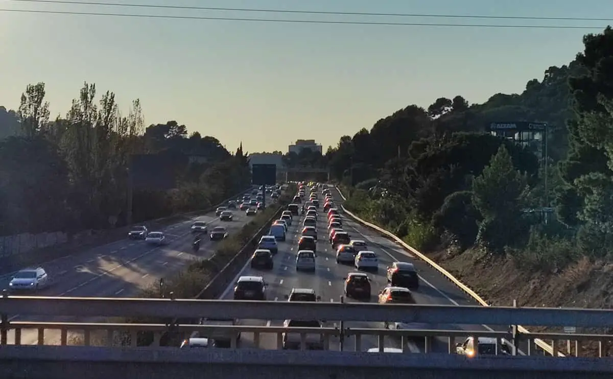 trafic en Provence vitesses réduites autoroutes Marseille blocages chaos routier lundi