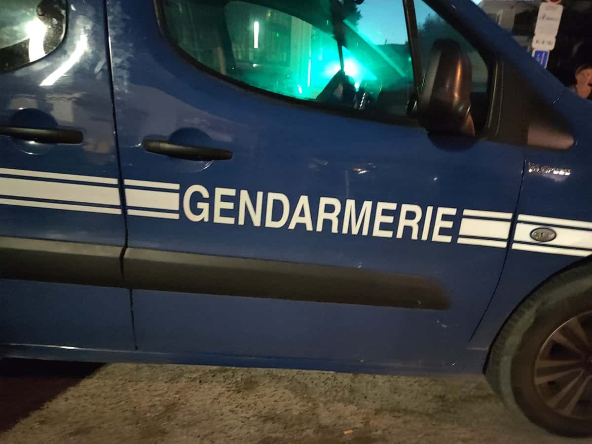 émile haut-vernet vols de câbles randonneuse vigipirate france gendarmerie var hyères 212 km/h gendarme tue un homme Hyères gendarme suicide arrestations Roquebrune-Cap-Martin Répression du travail Var attaque saint-cyr gendarme hors service senior