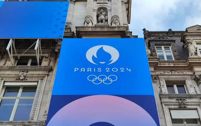 Aya Nakamura JO grève Paris 2024 JO 2024 Marseille varois flamme olympique Congés supplémentaires Jo Paris 2024