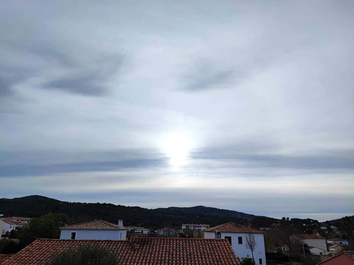 vendredi perturbé journée 2024 météo var