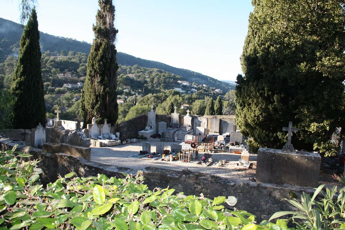 SACEM musiques d'enterrement agents cimetière sanctionnés