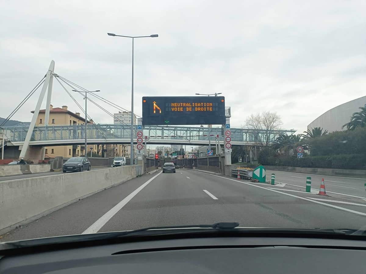 trafic dense tunnel de toulon Tunnel Toulon voie de droite accident tunnel de toulon