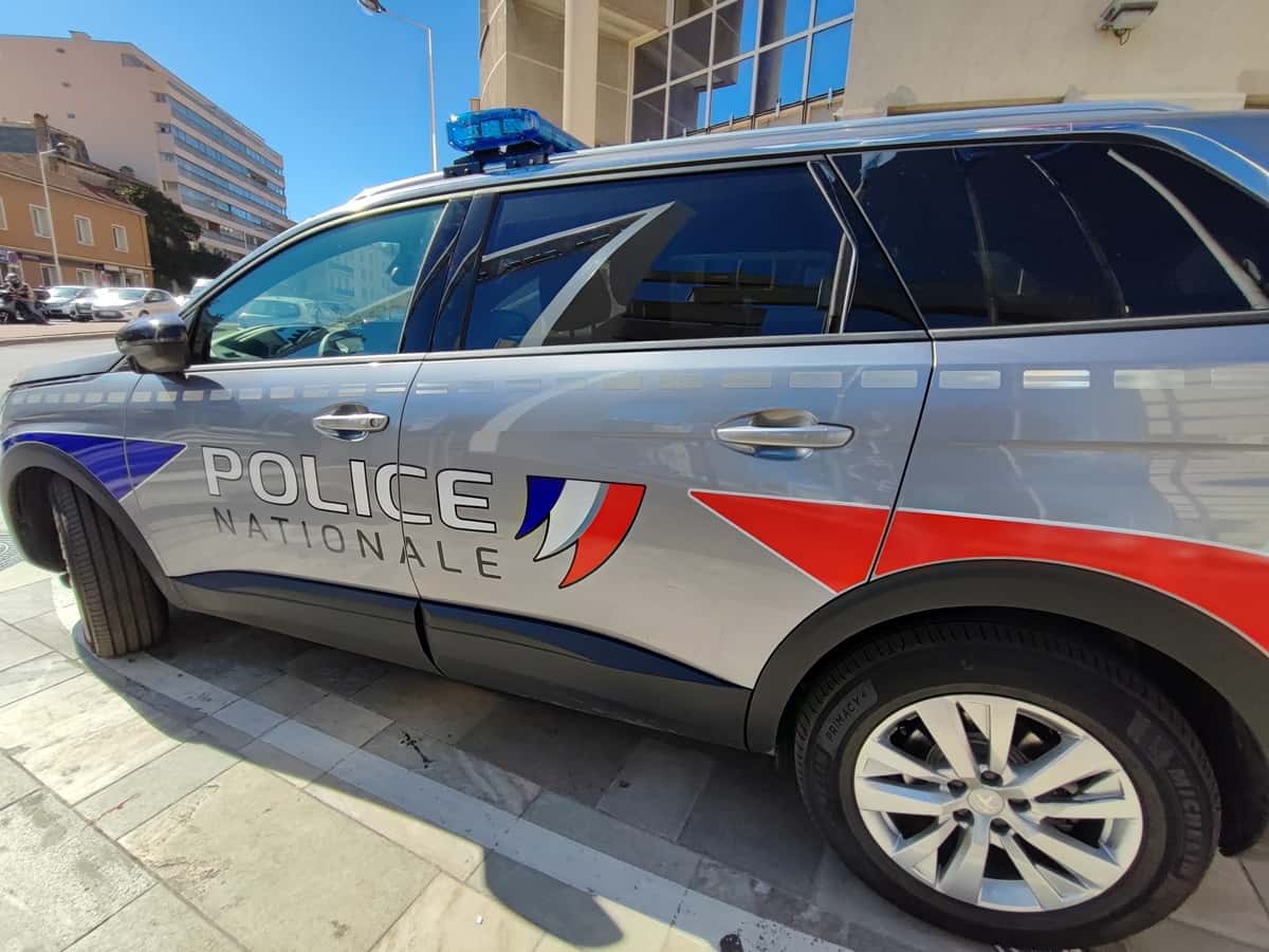 évacuation lycée claret motard gassin Cambriolage à Toulon la garde rodéo sauvage camion muy coups de feu Draguignan vol motos feminicide à st raphael