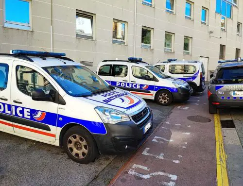 Tensions à Marseille : deux policiers échappent de justesse à des véhicules lancés contre eux
