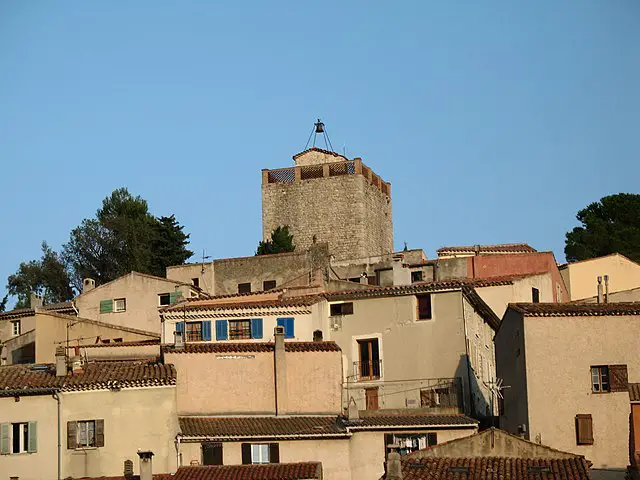 hélicoptères Le revest