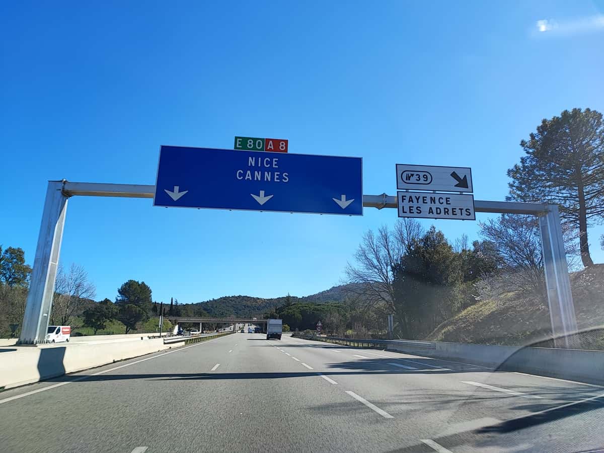 Flashés sur l'A8