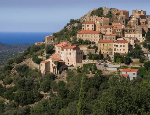 Corse : des militants investissent une propriété privée pour dénoncer la hausse des prix immobiliers