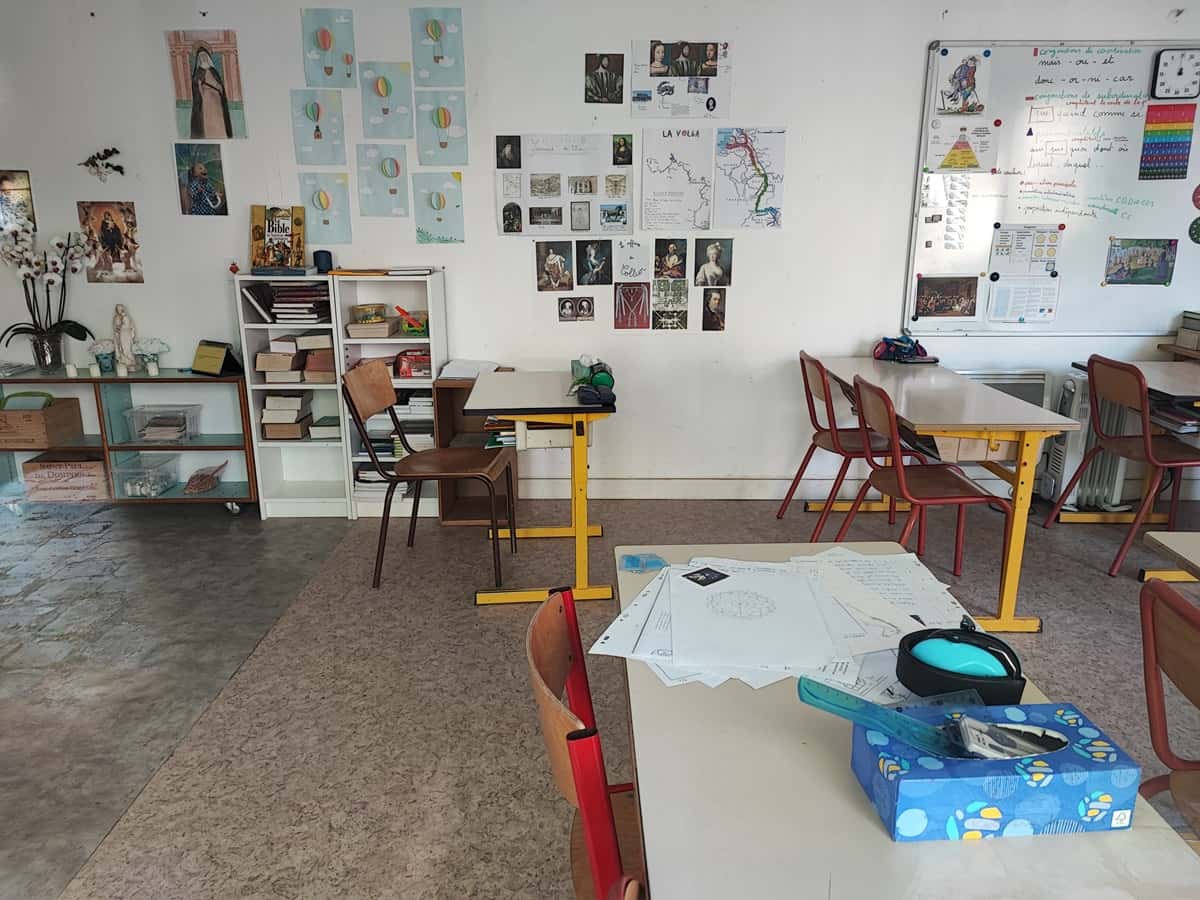 agression enseignant établissements scolaires fermés