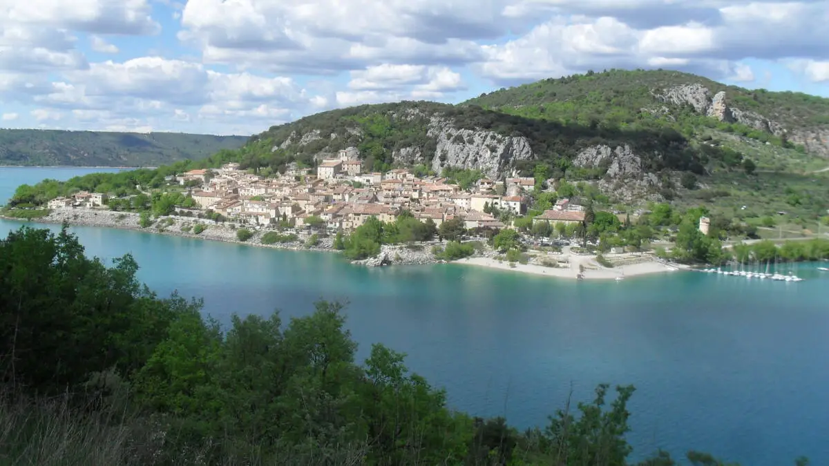 SERRE-PONCON (2) Un jeune homme de 19 ans a perdu la vie après une baignade dans le lac de Serre-Ponçon.