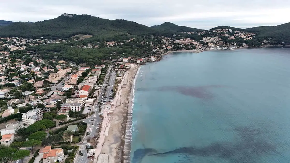 SAINT CYR VUE DE HAUT ET PLAGE Clichés sur les Varois
