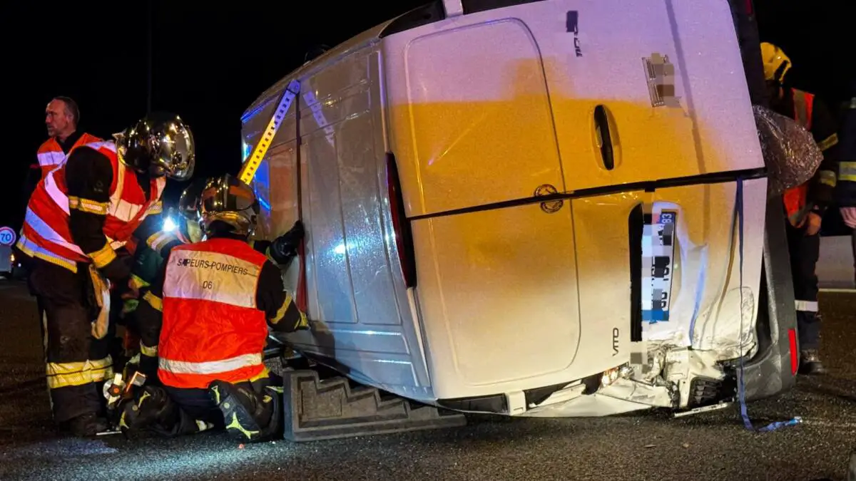 Accident A8 Nice virage CADAM
